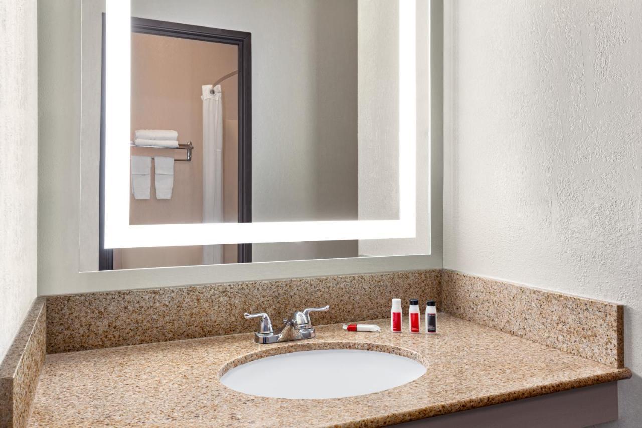 Days Inn By Wyndham Kansas City International Airport Ngoại thất bức ảnh