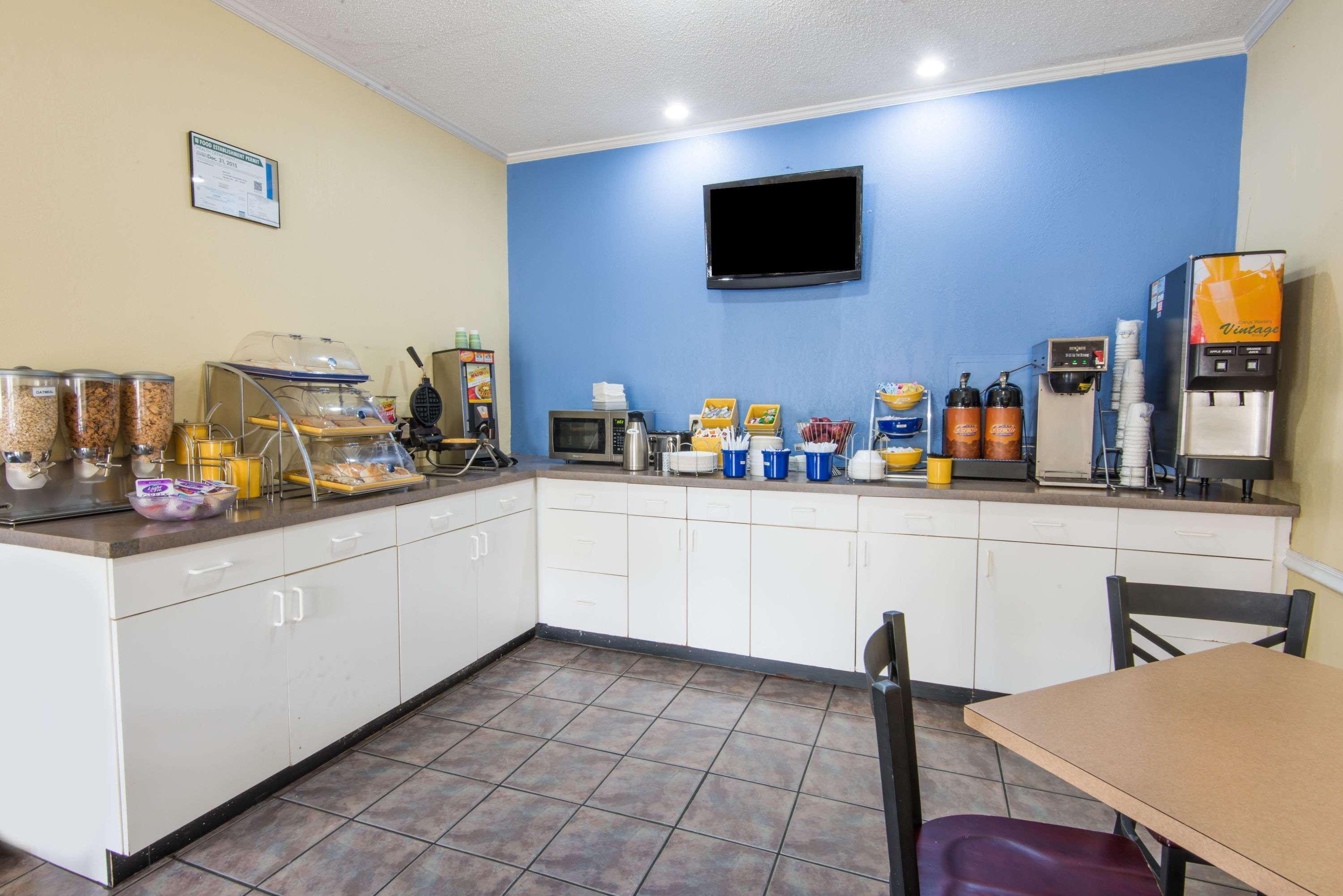 Days Inn By Wyndham Kansas City International Airport Ngoại thất bức ảnh